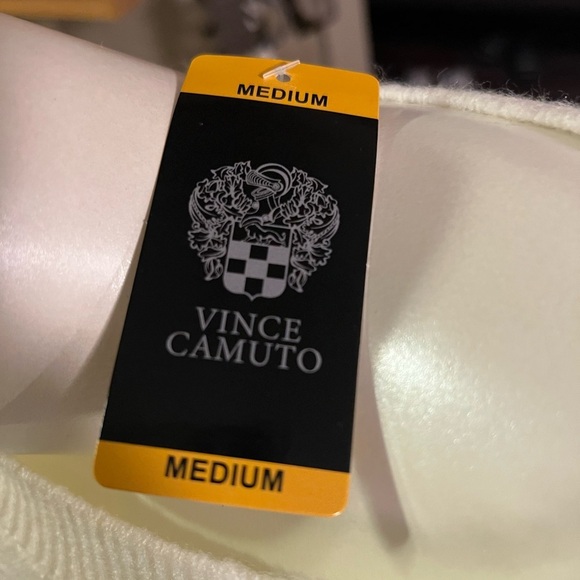 NWT Vince Camuto Cream Sweater with Gold Script - Picture 3 of 6